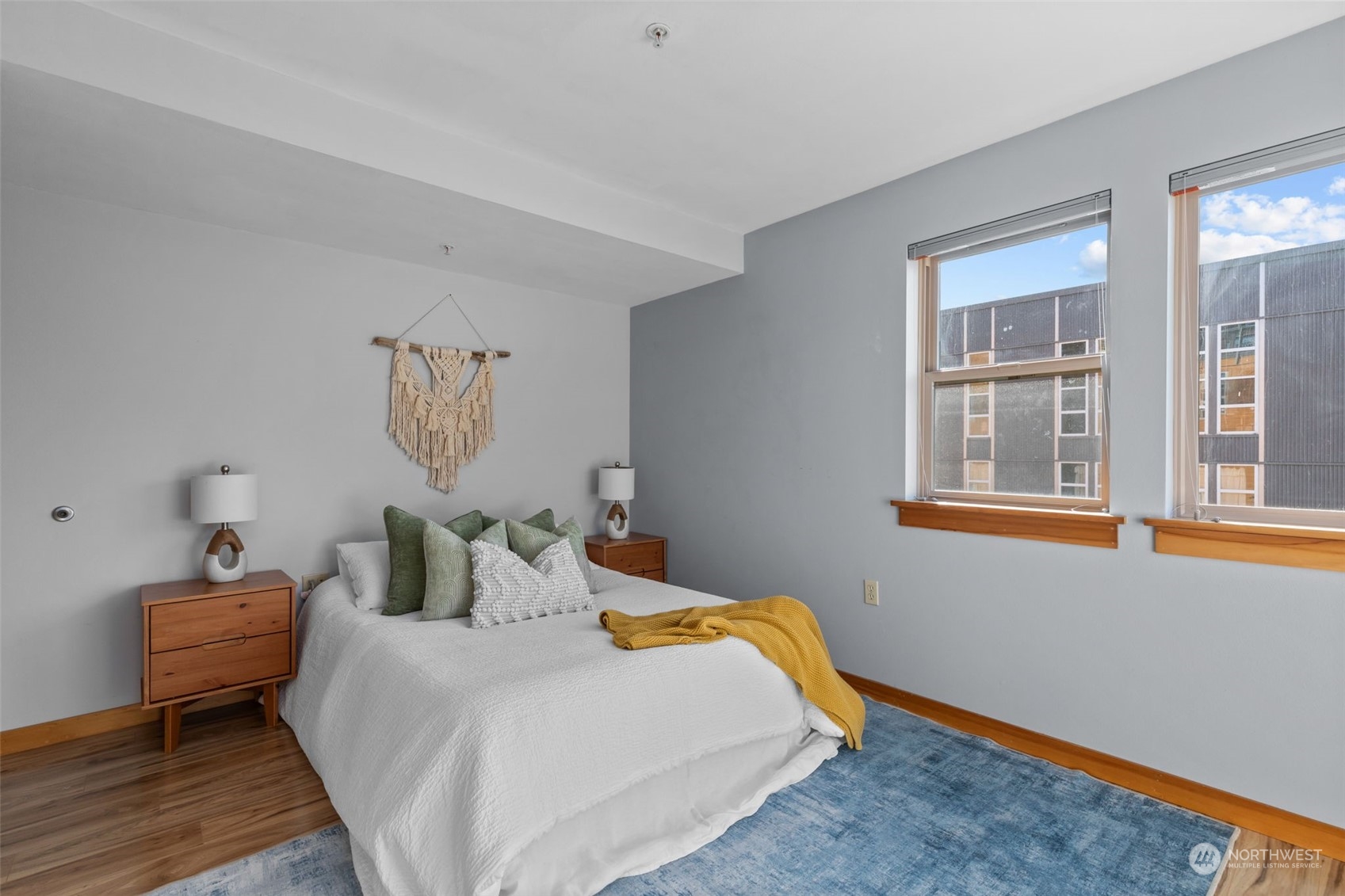 827 Hiawatha Place S Unit: 416