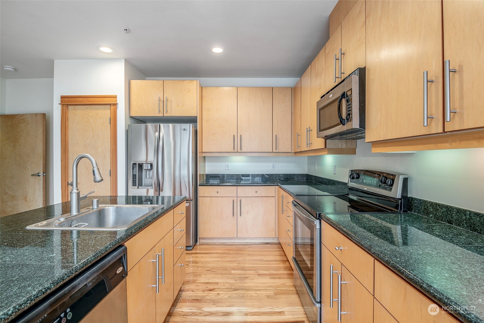 2520 S Jefferson Avenue Unit: F