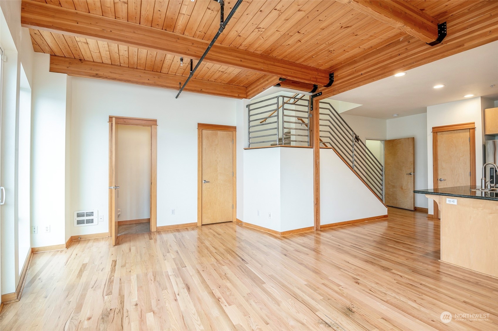 2520 S Jefferson Avenue Unit: F