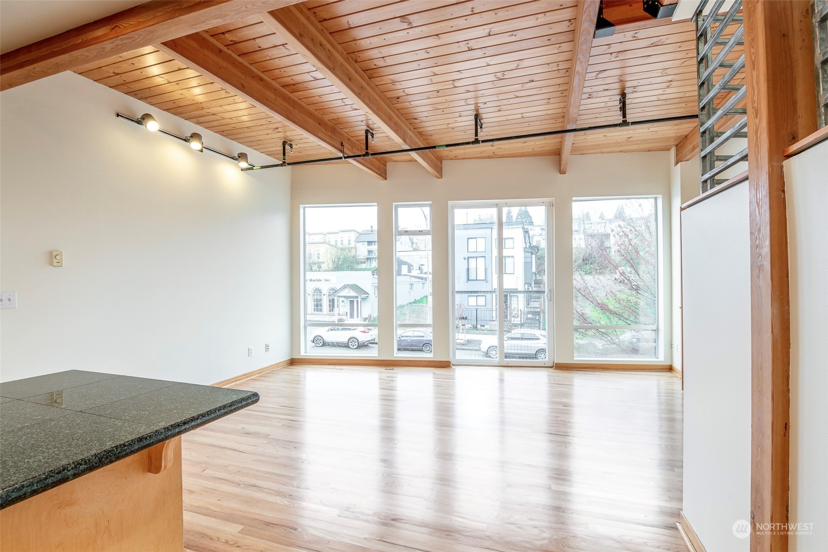 2520 S Jefferson Avenue Unit: F