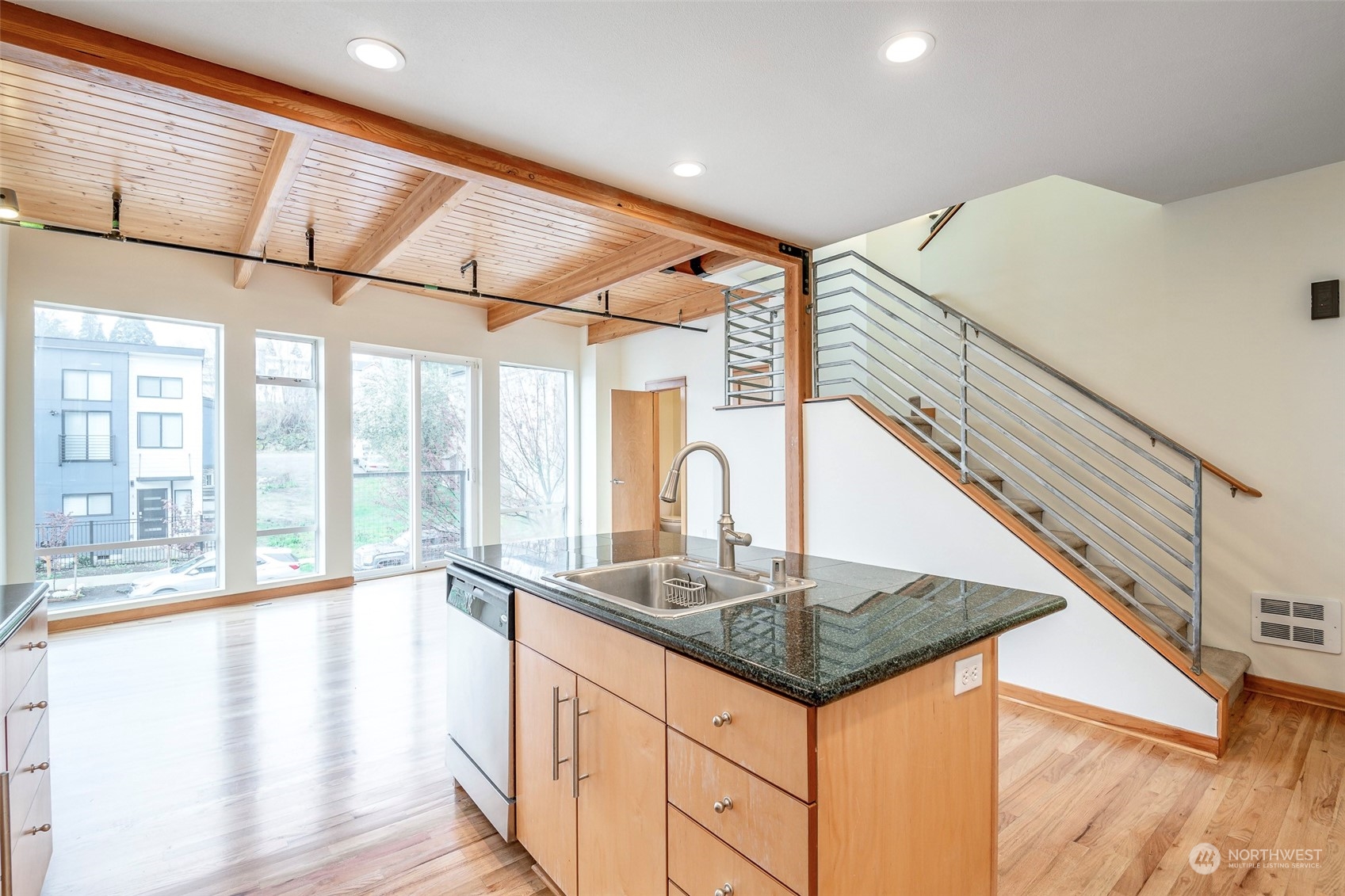 2520 S Jefferson Avenue Unit: F