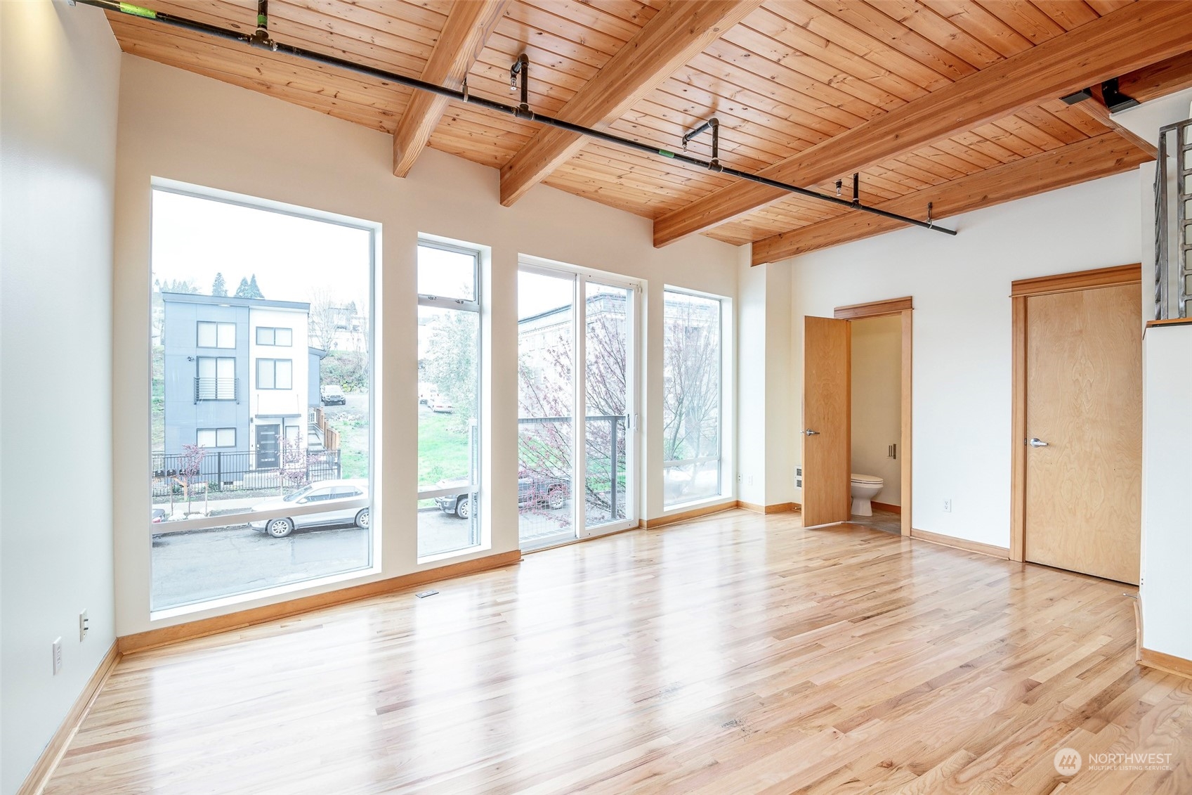 2520 S Jefferson Avenue Unit: F