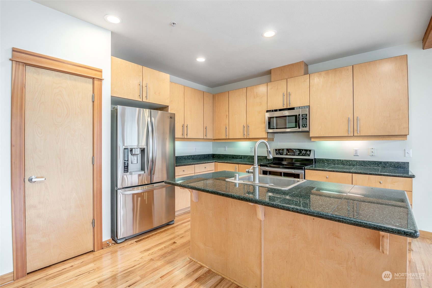 2520 S Jefferson Avenue Unit: F