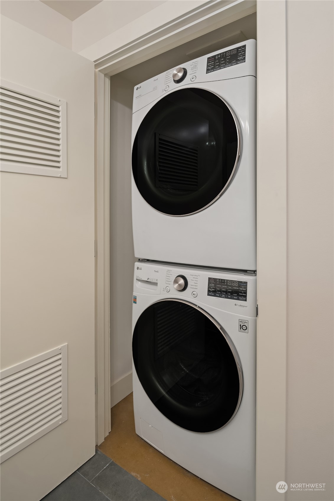 2911 2nd Avenue Unit: 1210