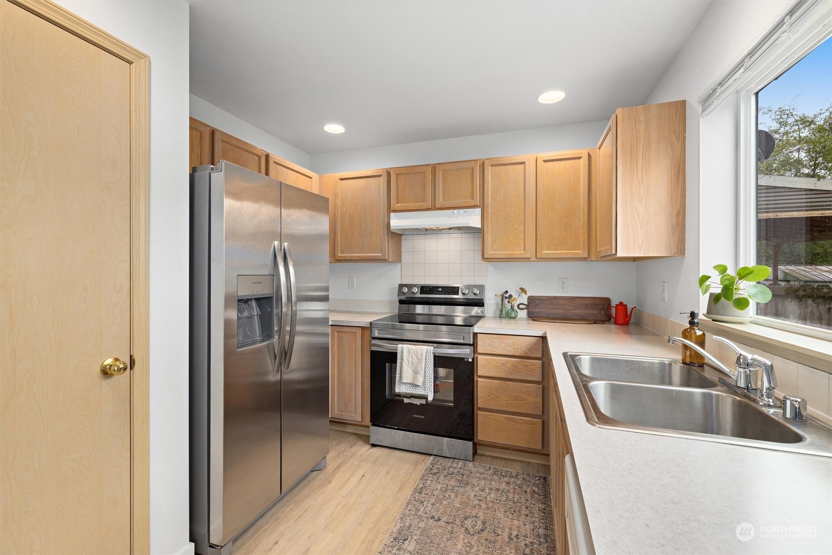 3020 Rosewood Street