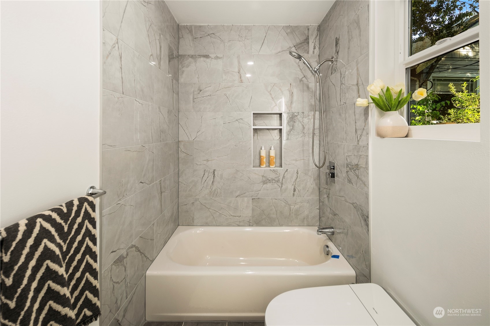 9009 Dayton Avenue N