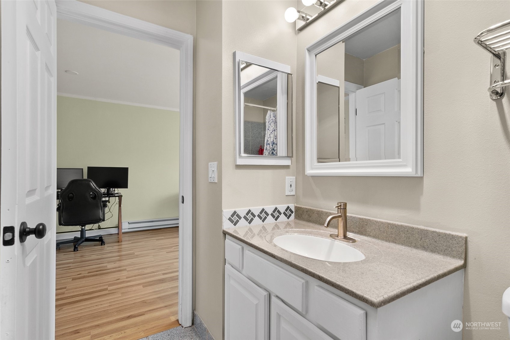 3926 1st Avenue NE Unit: 25