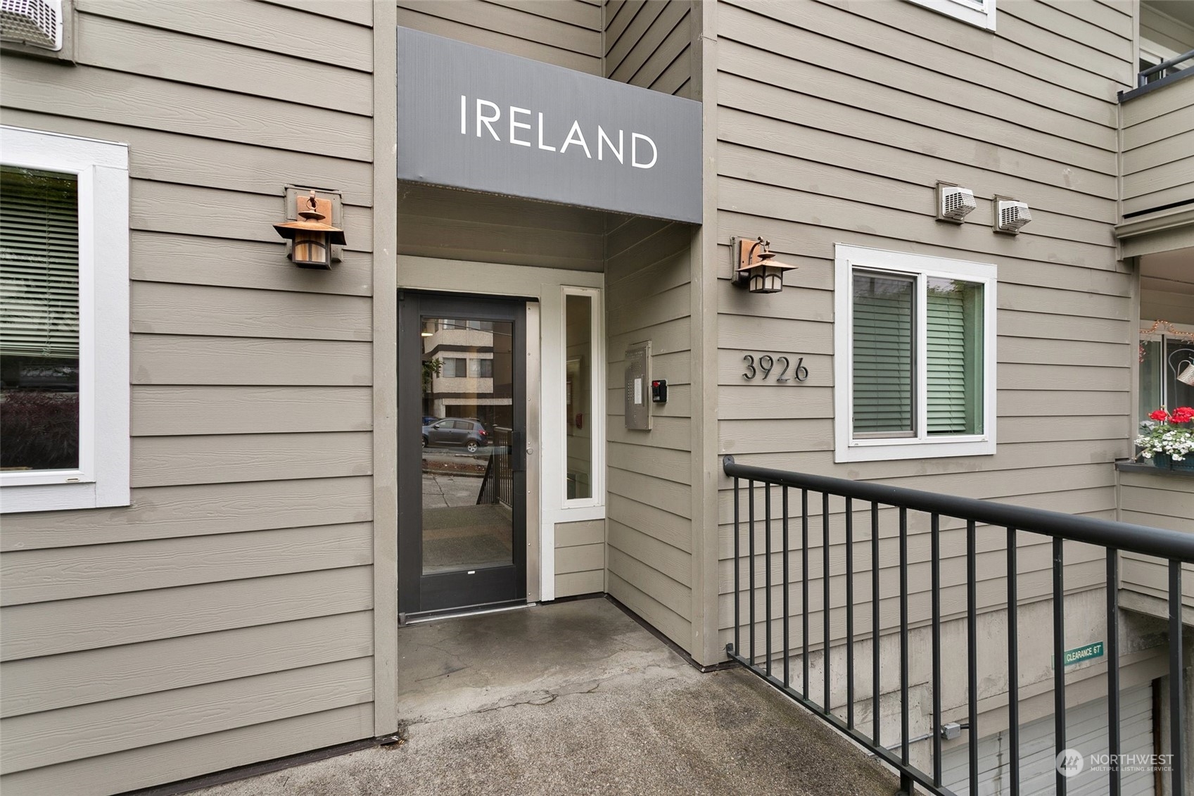 3926 1st Avenue NE Unit: 25