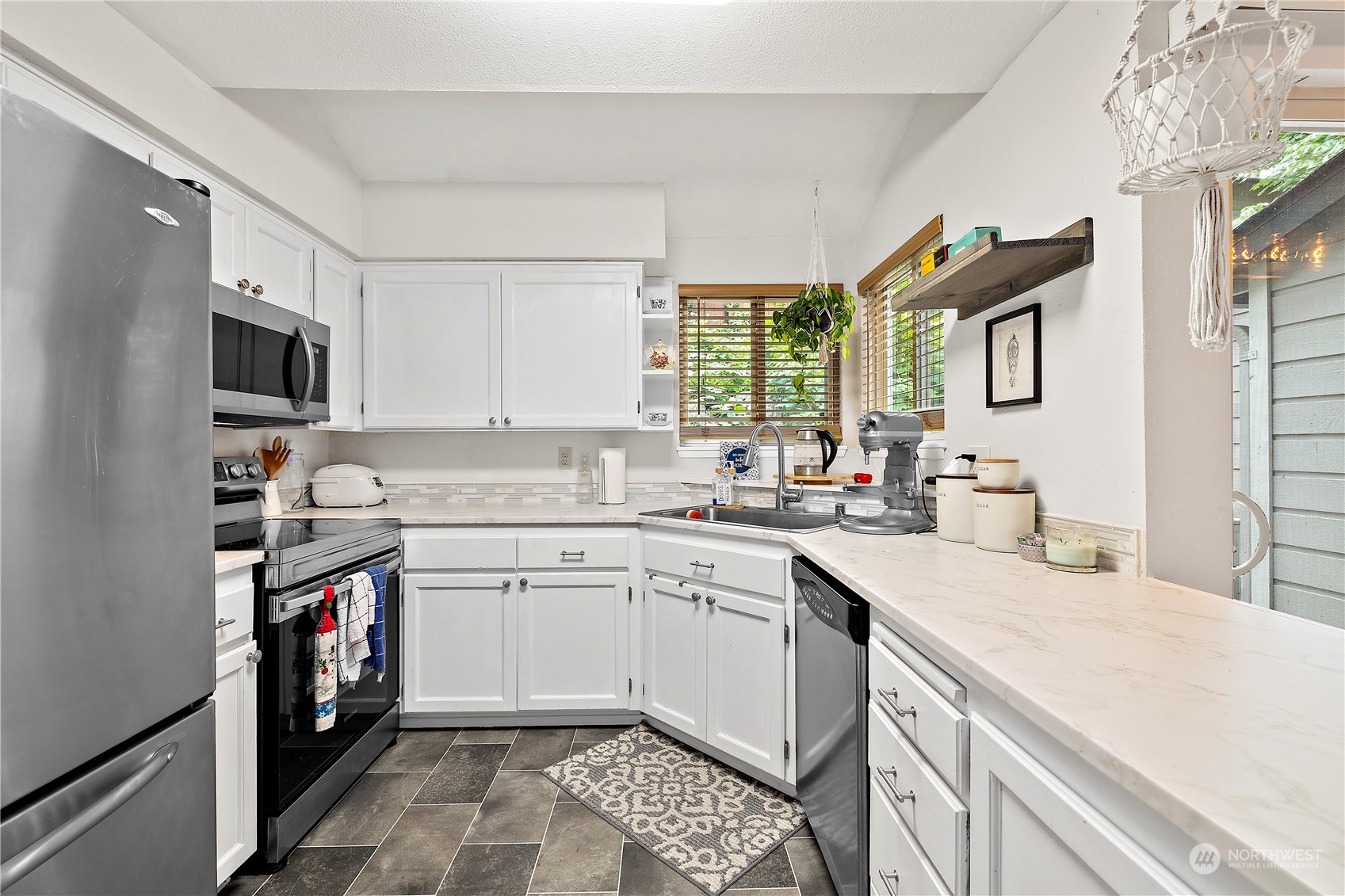 1555 Union Ave NE Unit: 40