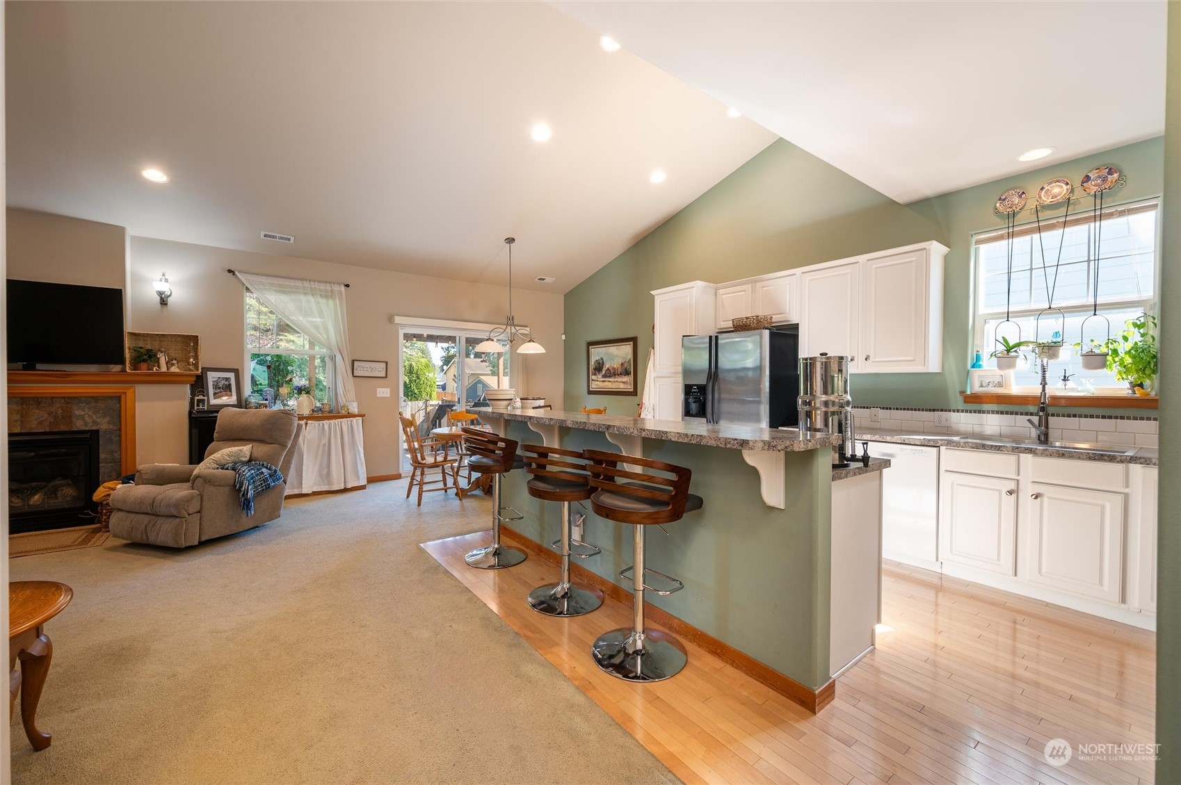 1817 E Fairhaven Avenue