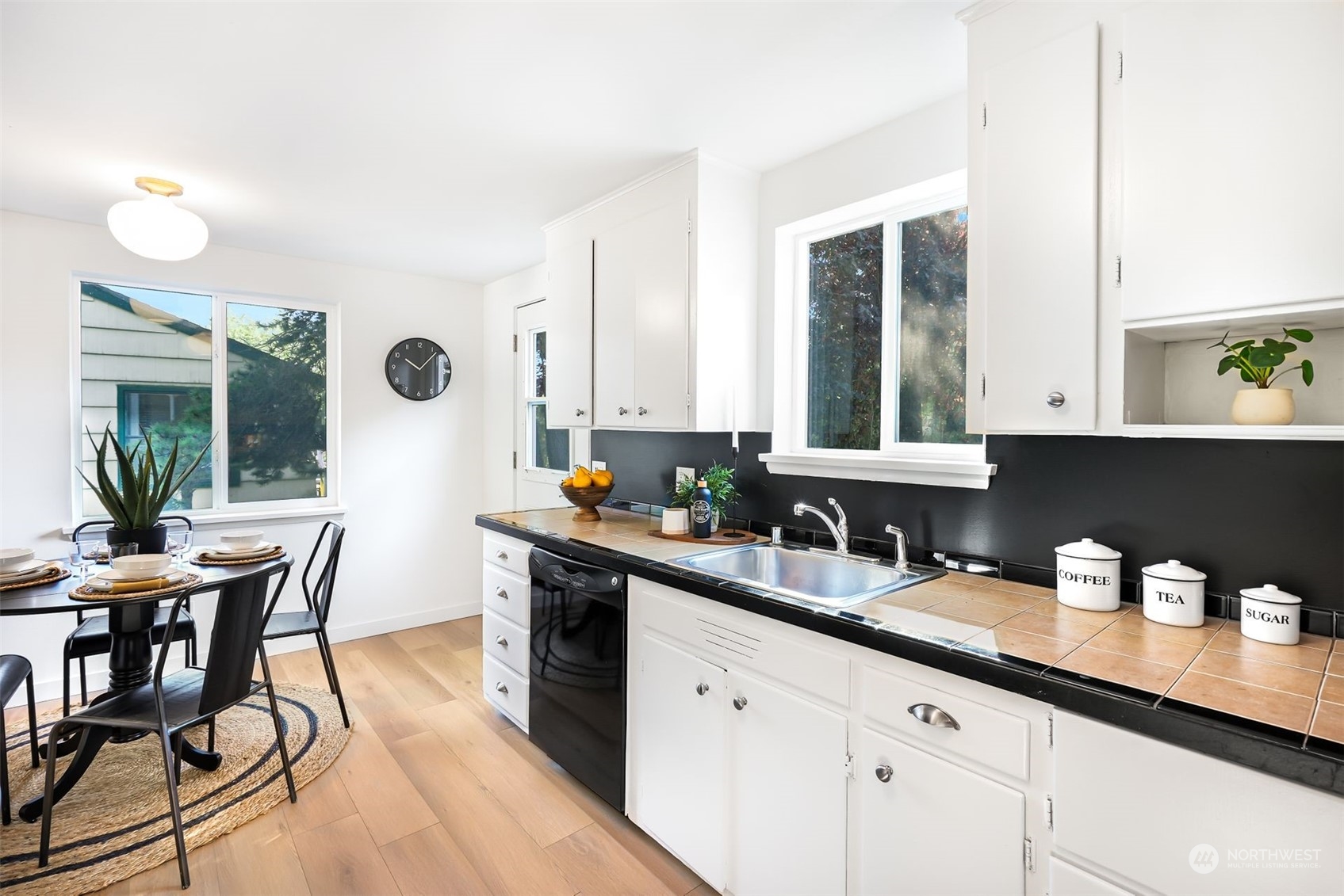 15839 15th Avenue NE