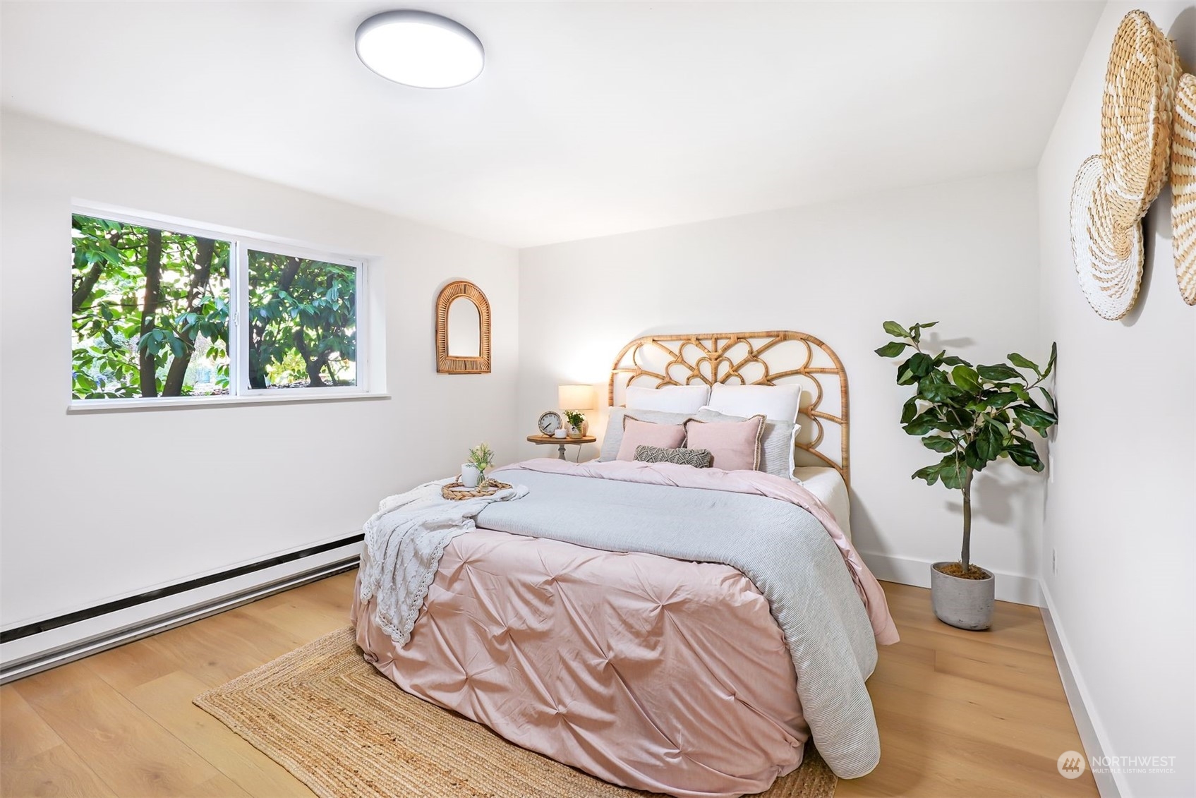 15839 15th Avenue NE