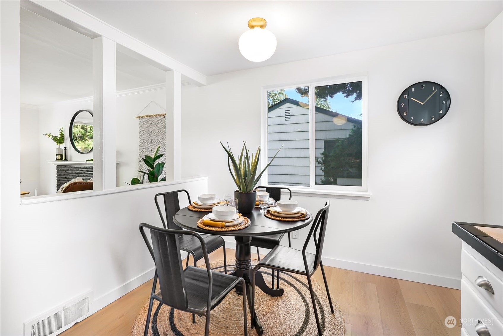 15839 15th Avenue NE