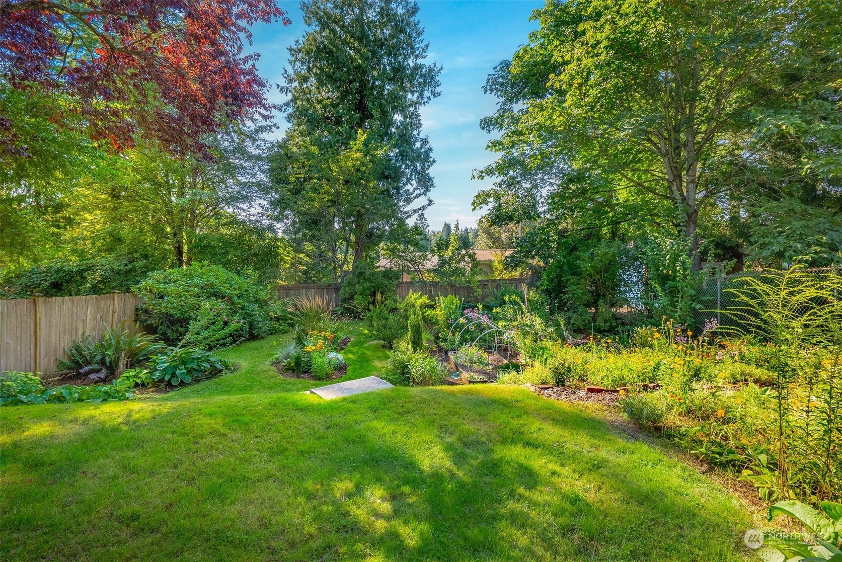 15839 15th Avenue NE