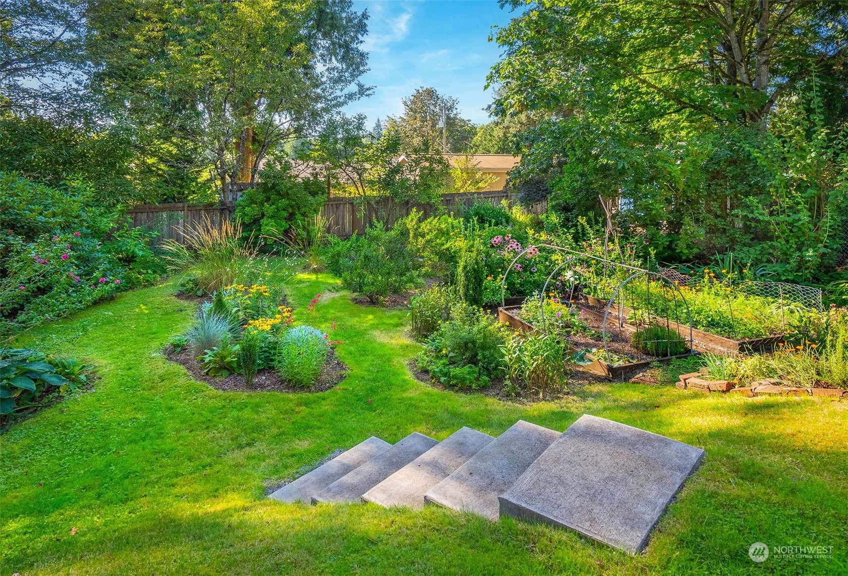 15839 15th Avenue NE