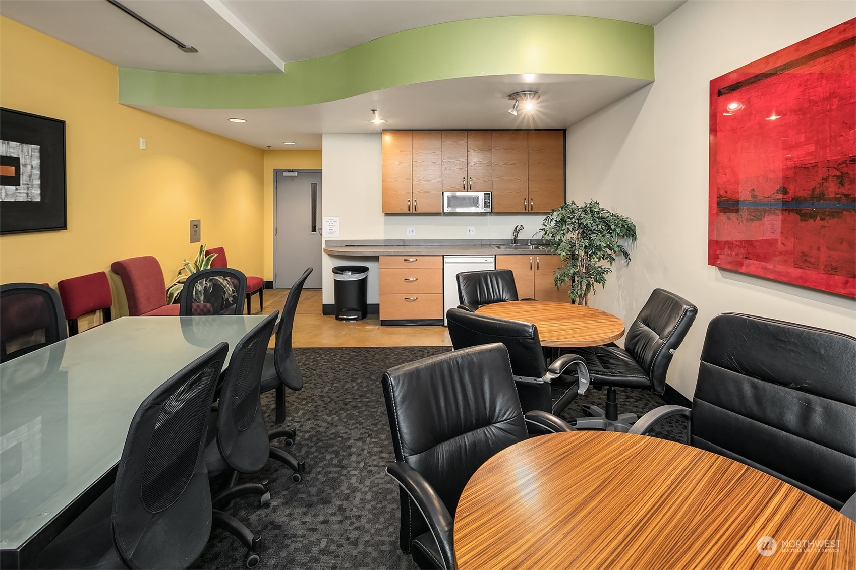 2440 Western Avenue Unit: 513