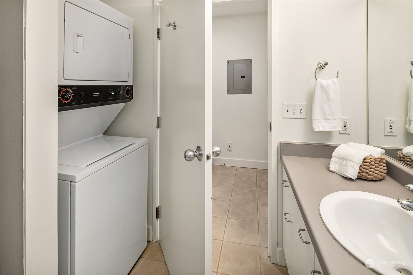 2440 Western Avenue Unit: 513