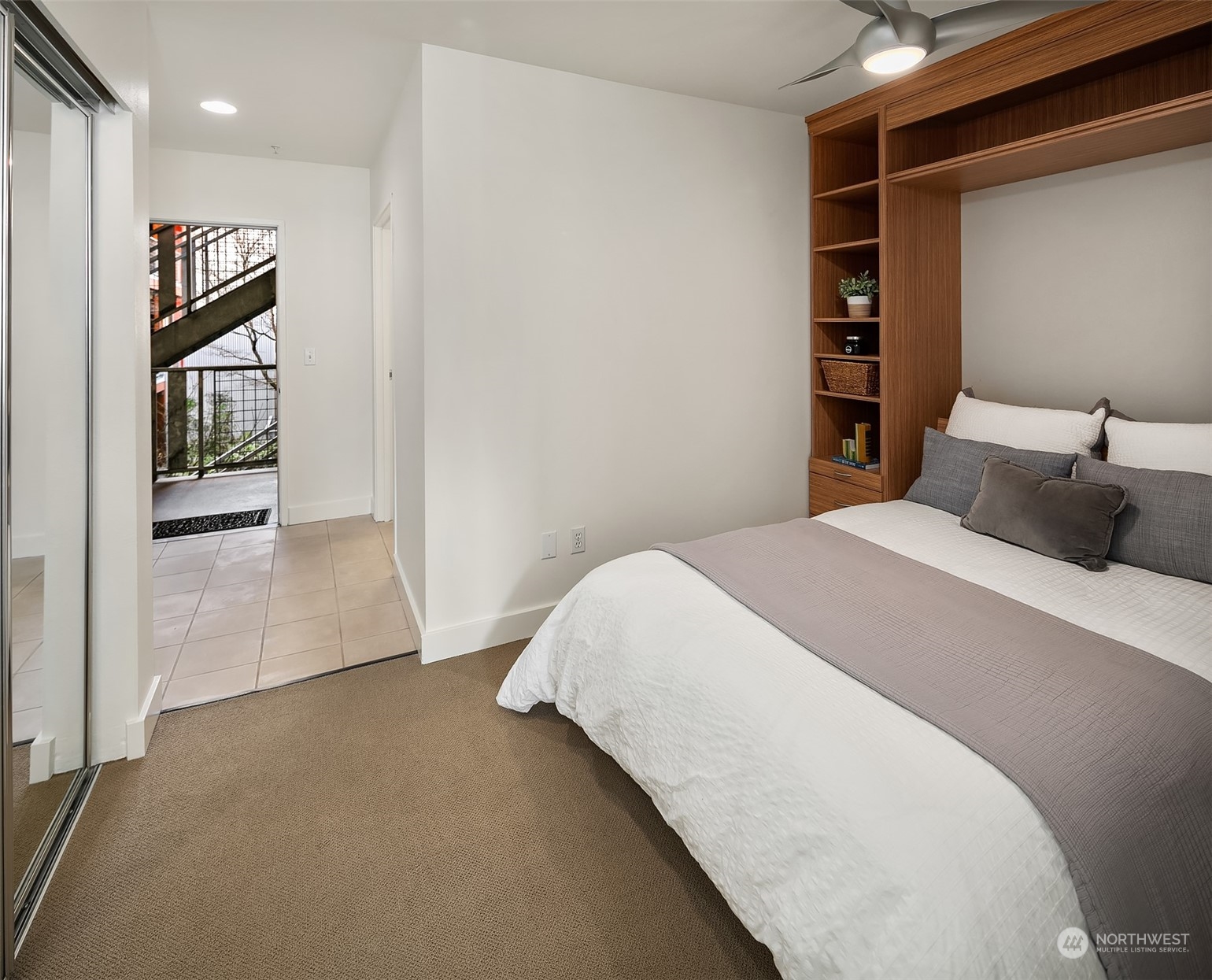 2440 Western Avenue Unit: 513