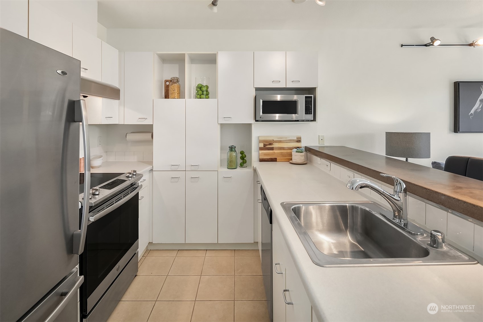 2440 Western Avenue Unit: 513