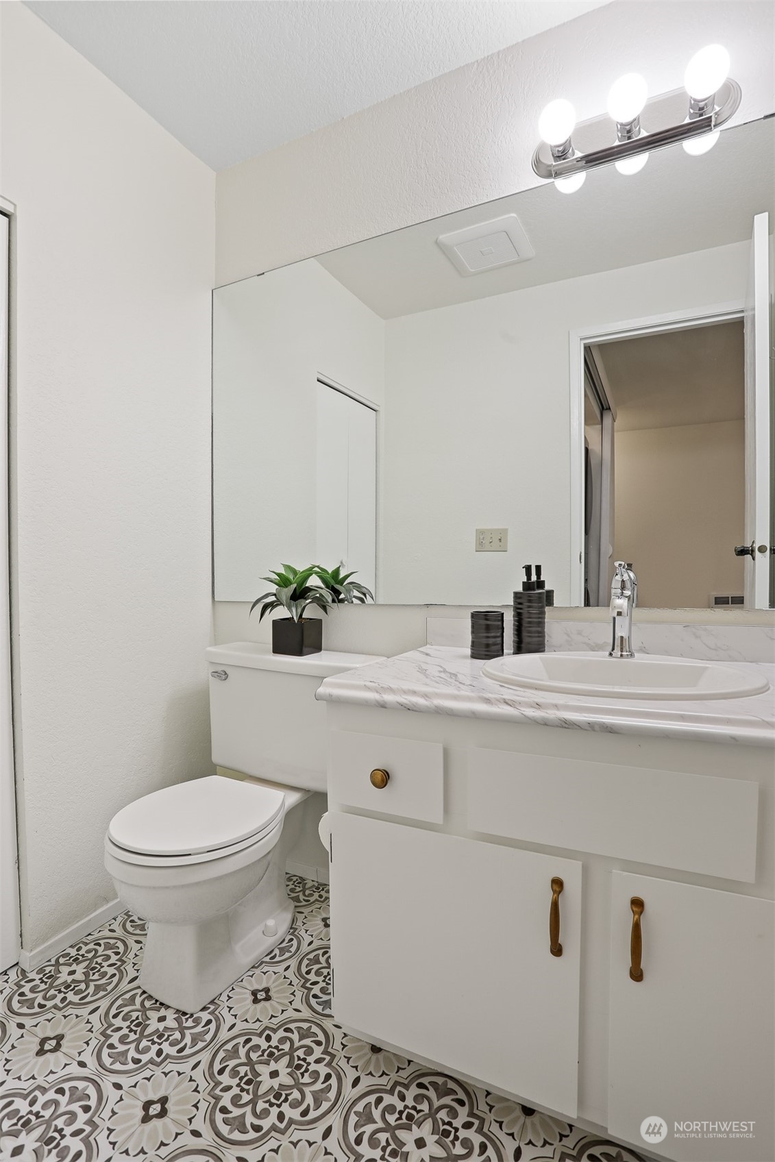 4218 156th Street SW Unit: 7C