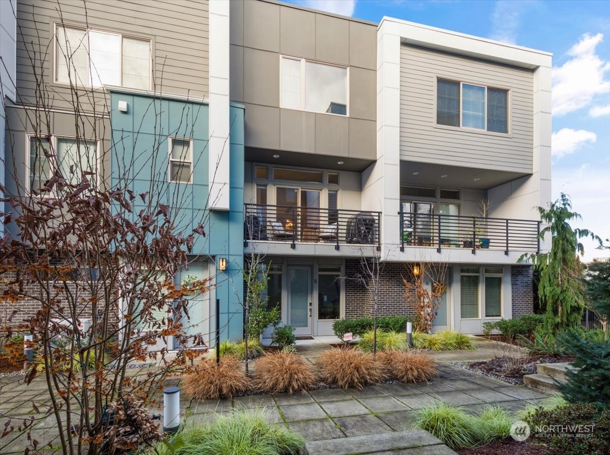 11526 117th Lane NE Unit: 5