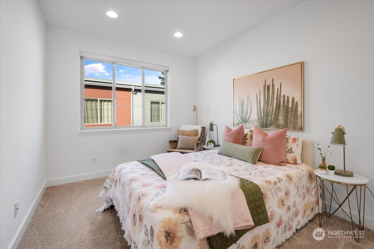 11526 117th Lane NE Unit: 5