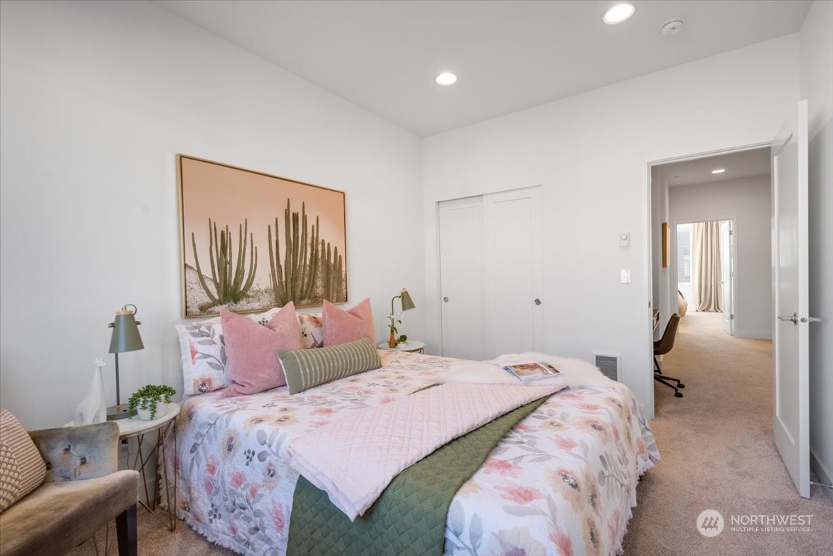 11526 117th Lane NE Unit: 5