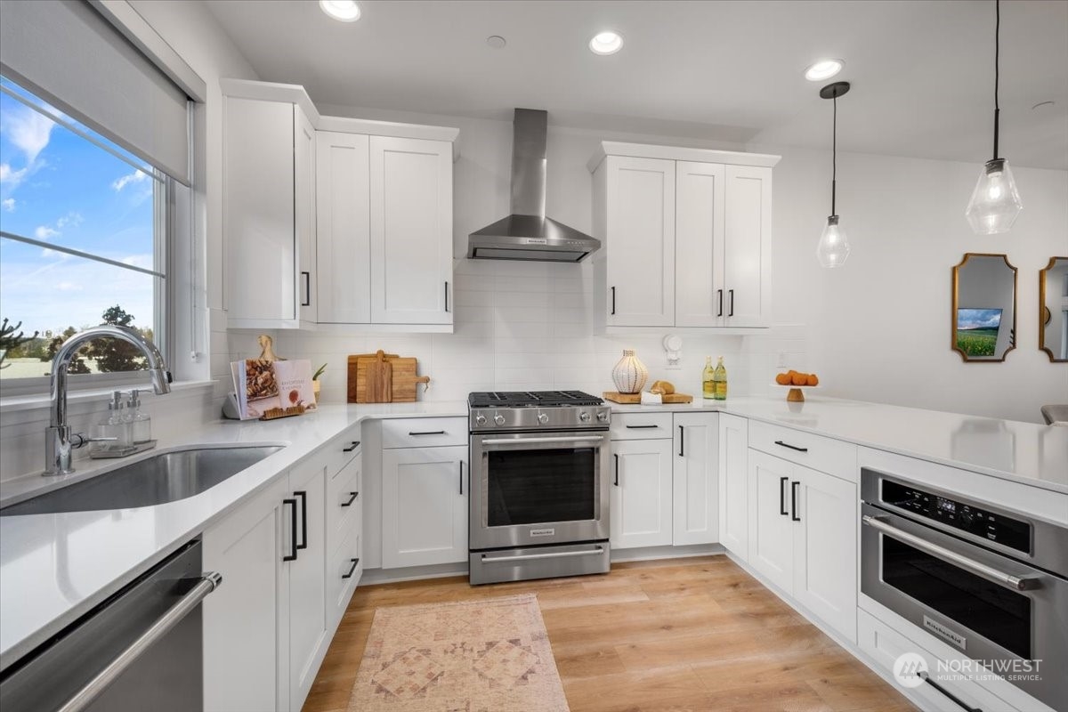 11526 117th Lane NE Unit: 5