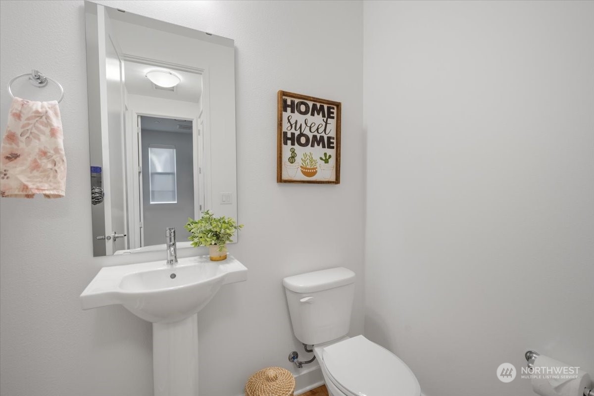 11526 117th Lane NE Unit: 5