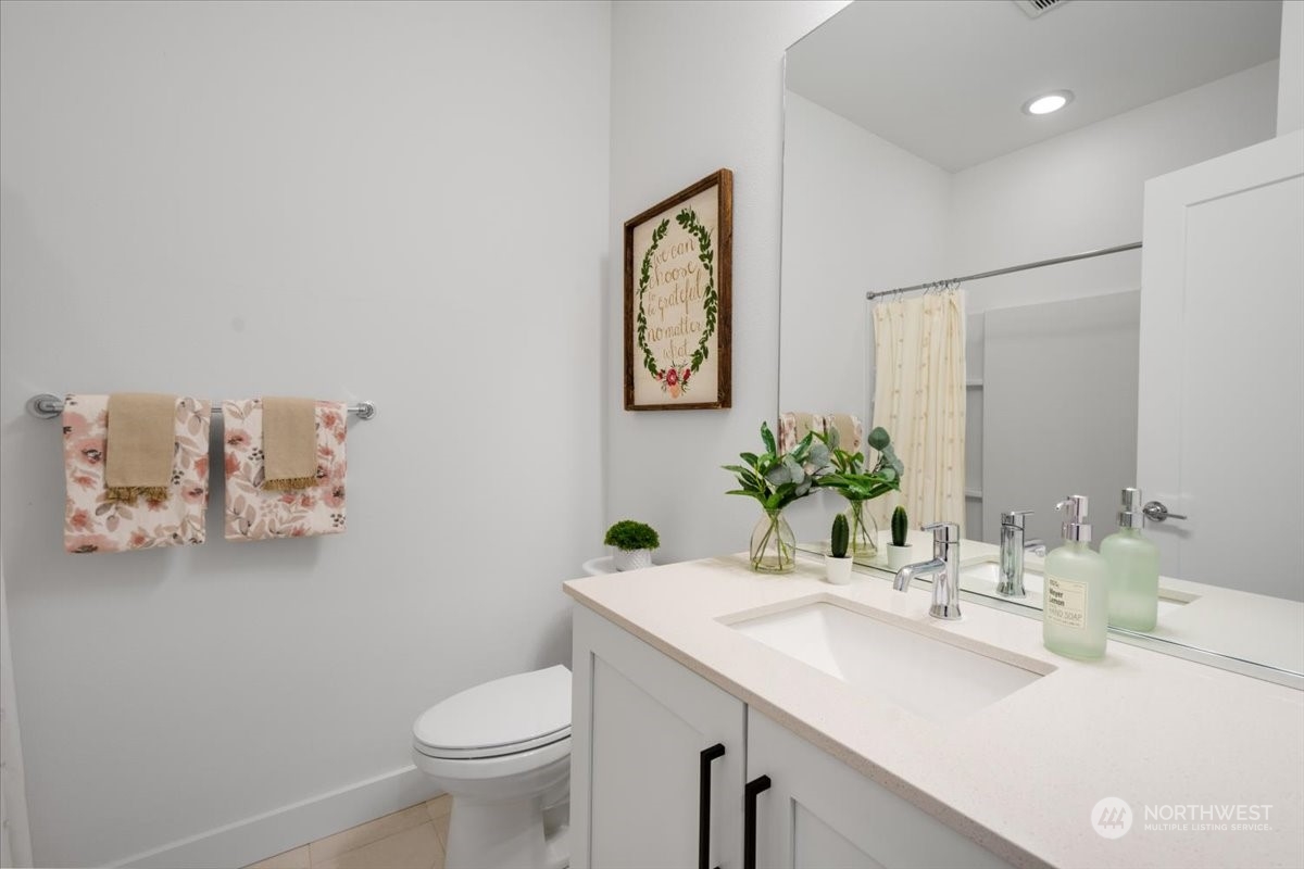 11526 117th Lane NE Unit: 5