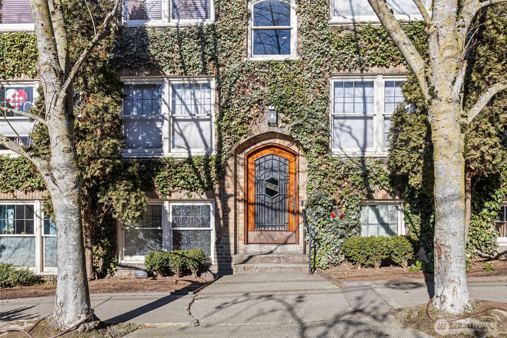 400 Boylston Avenue E Unit: 402