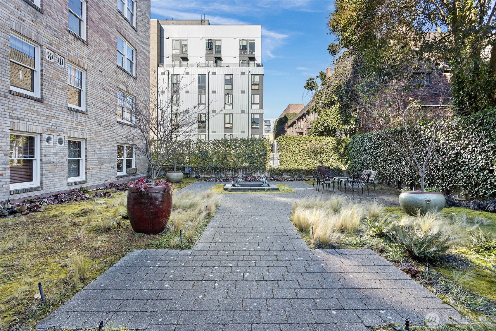 400 Boylston Avenue E Unit: 402