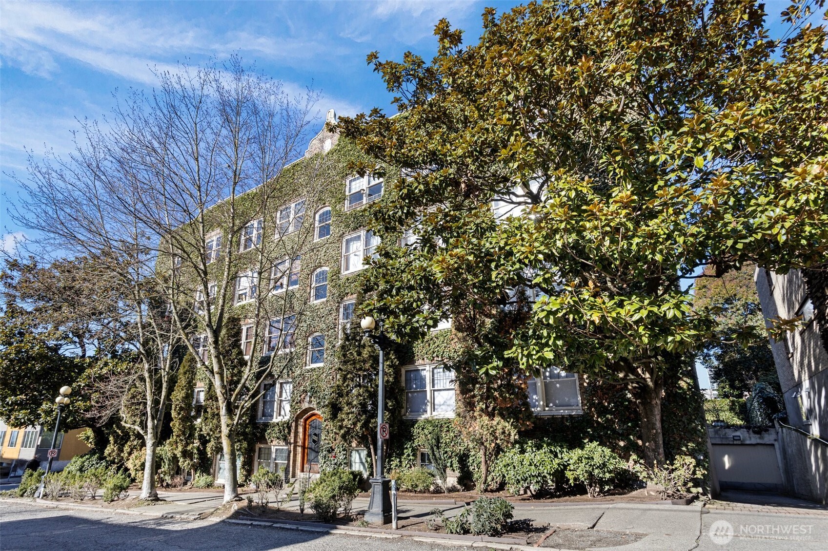 400 Boylston Avenue E Unit: 402