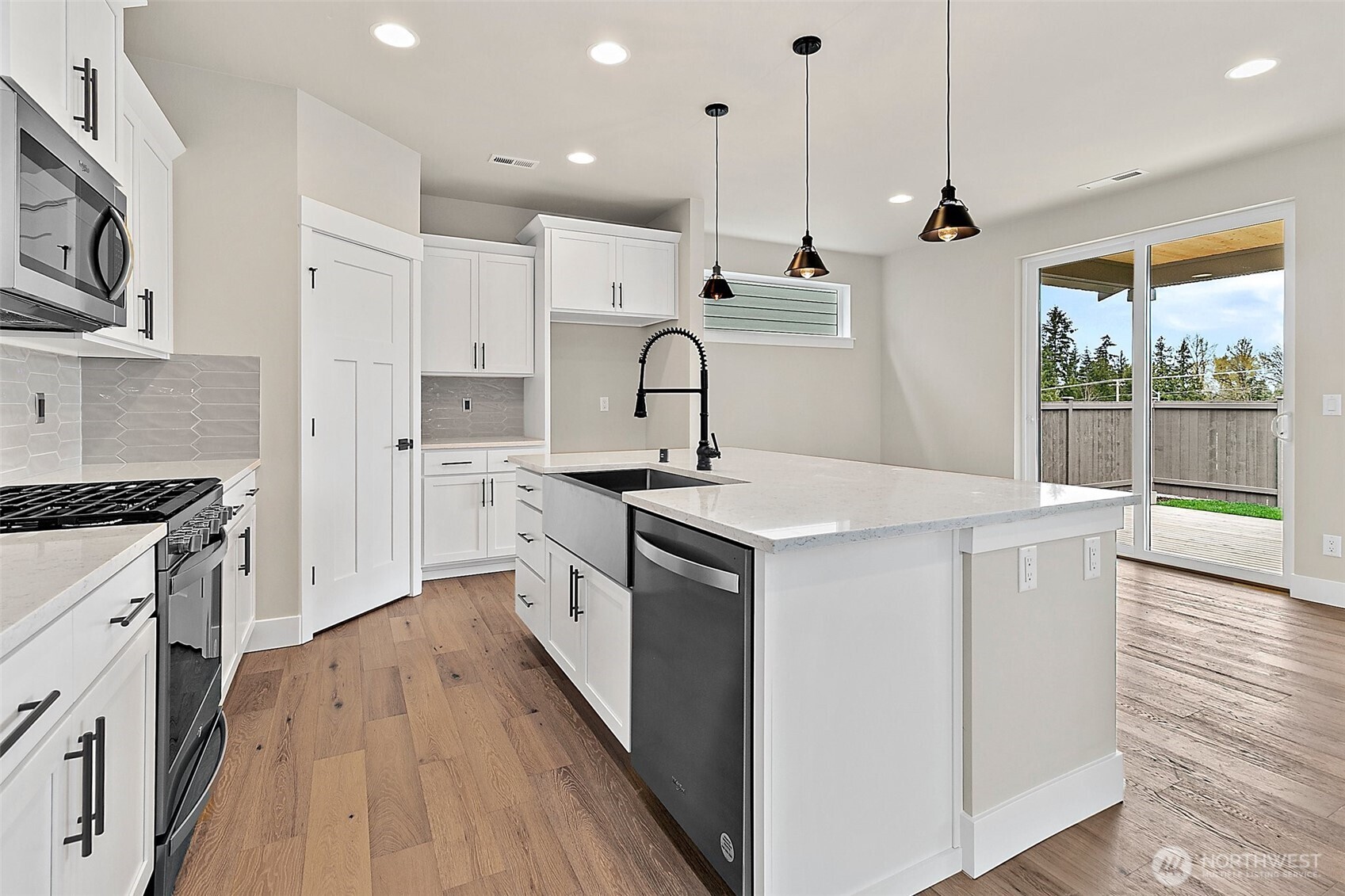 20214 125th Avenue NE Unit: SM2-06