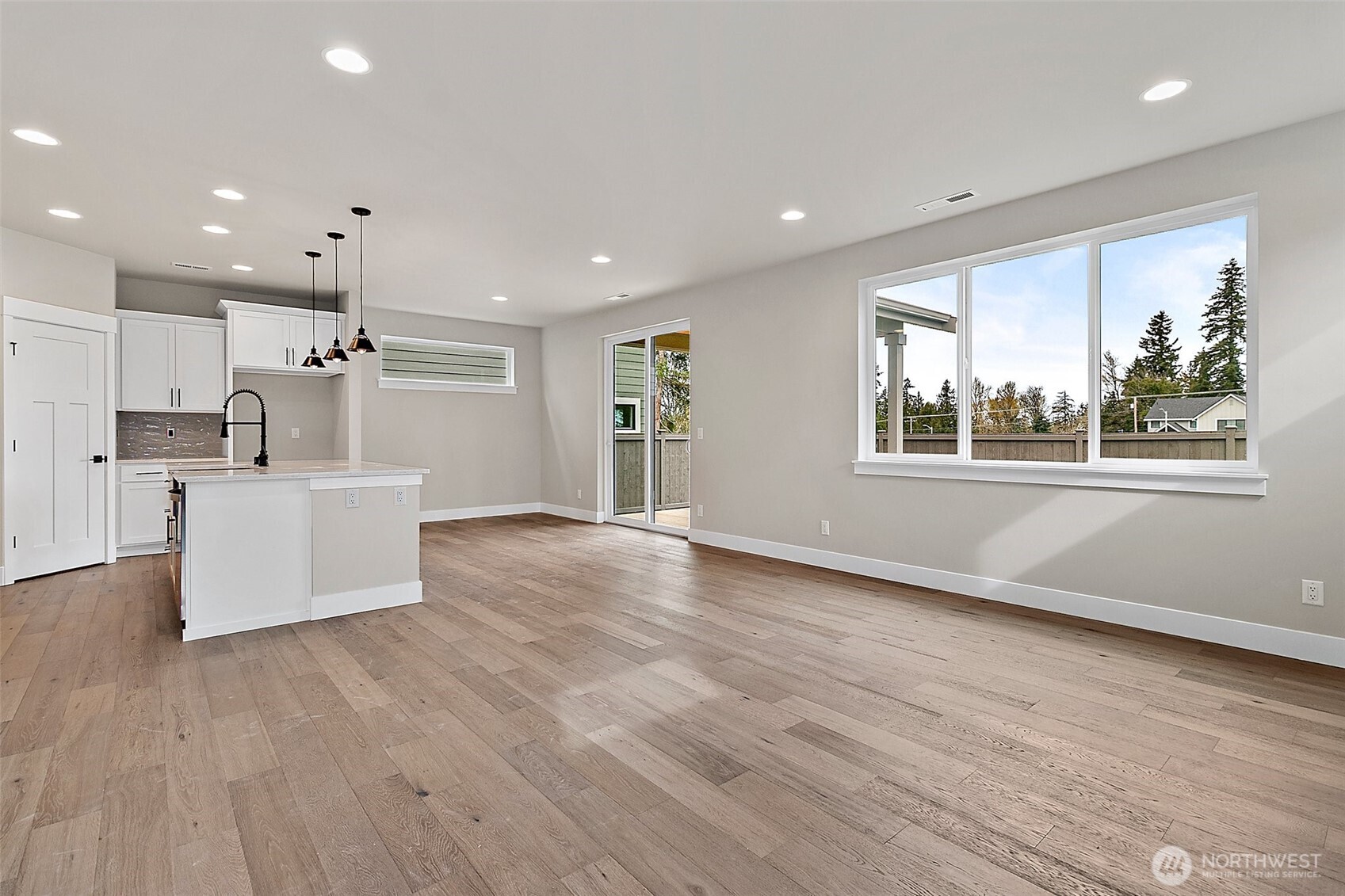 20214 125th Avenue NE Unit: SM2-06