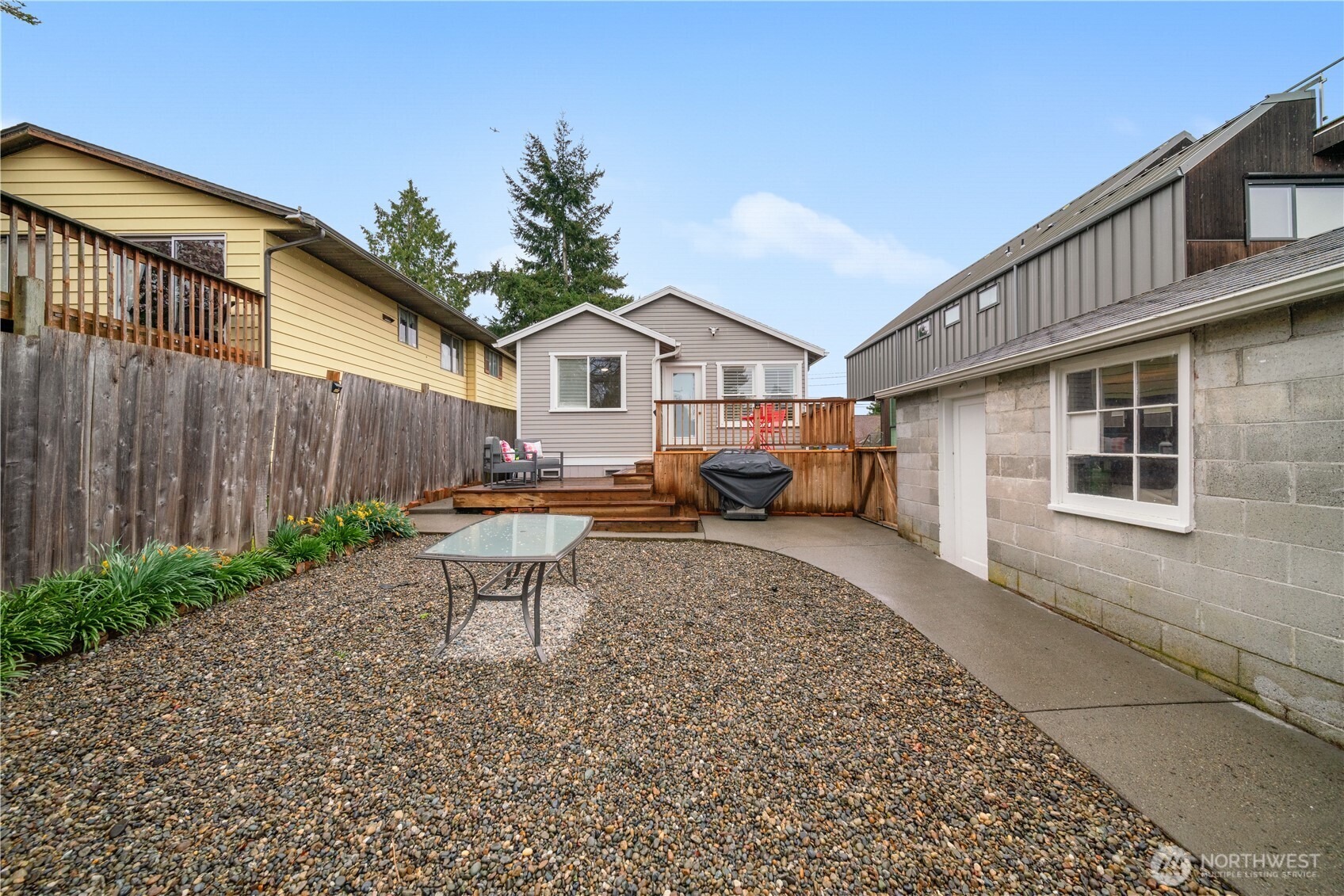 4021 Evanston Avenue N