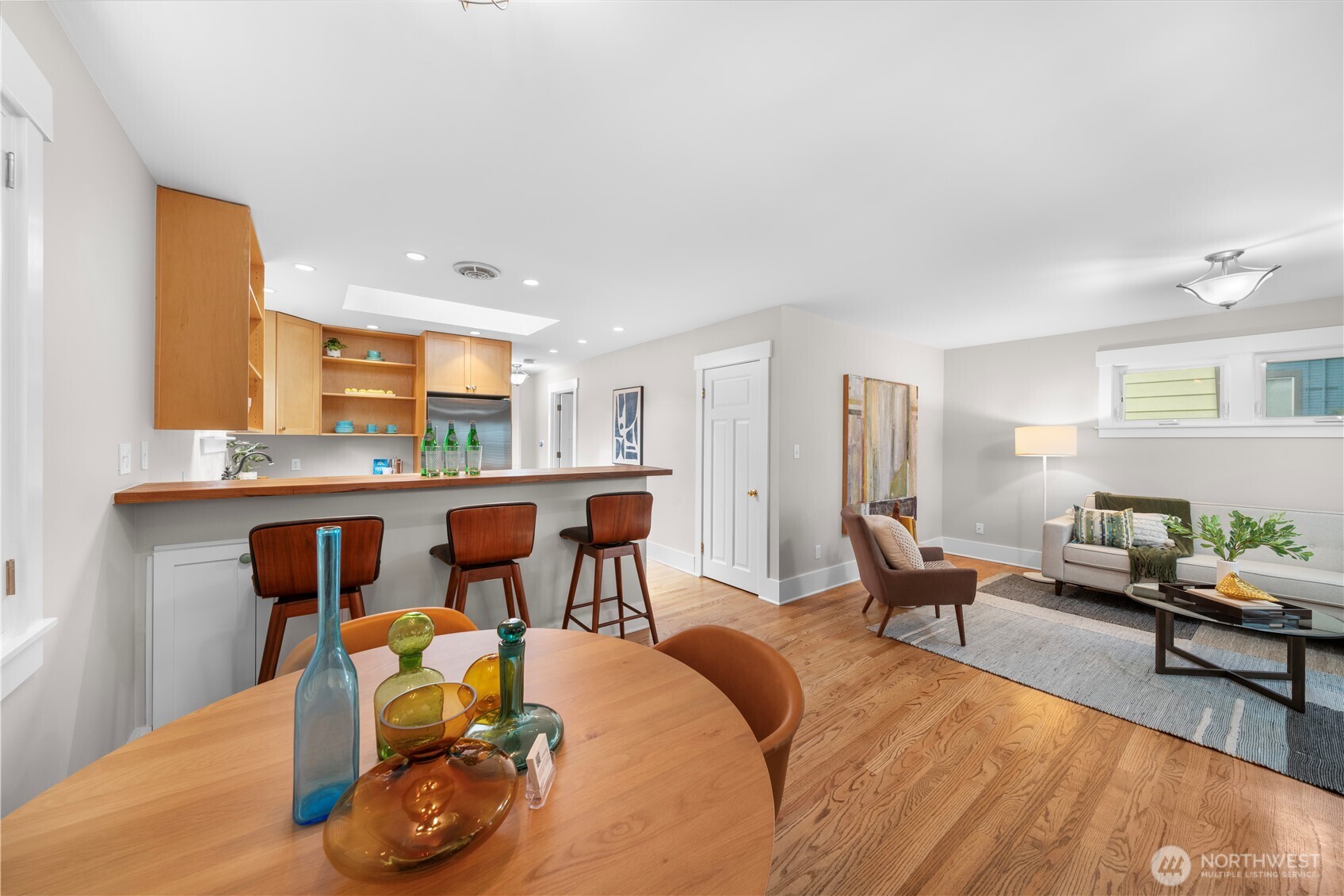 4021 Evanston Avenue N