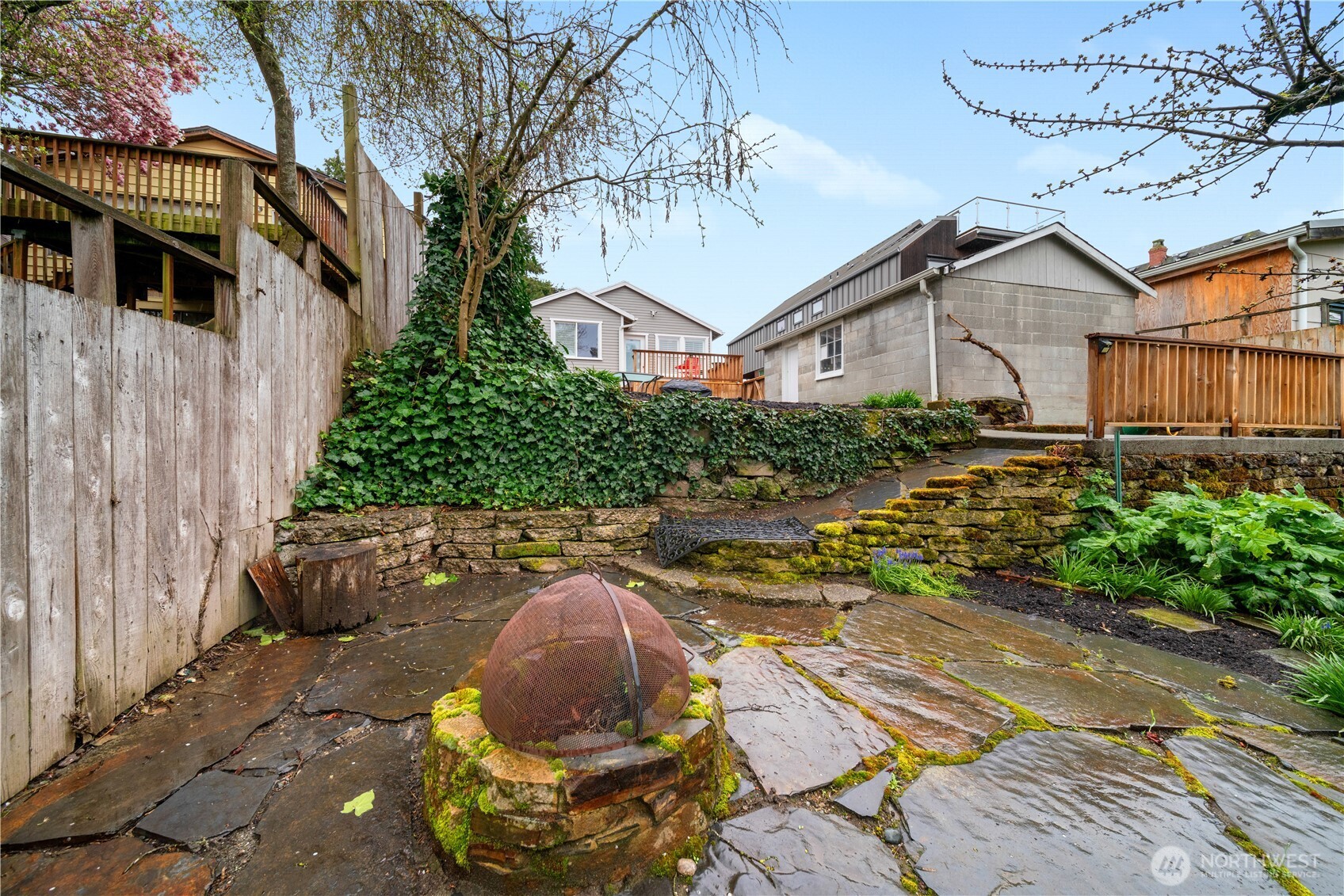 4021 Evanston Avenue N