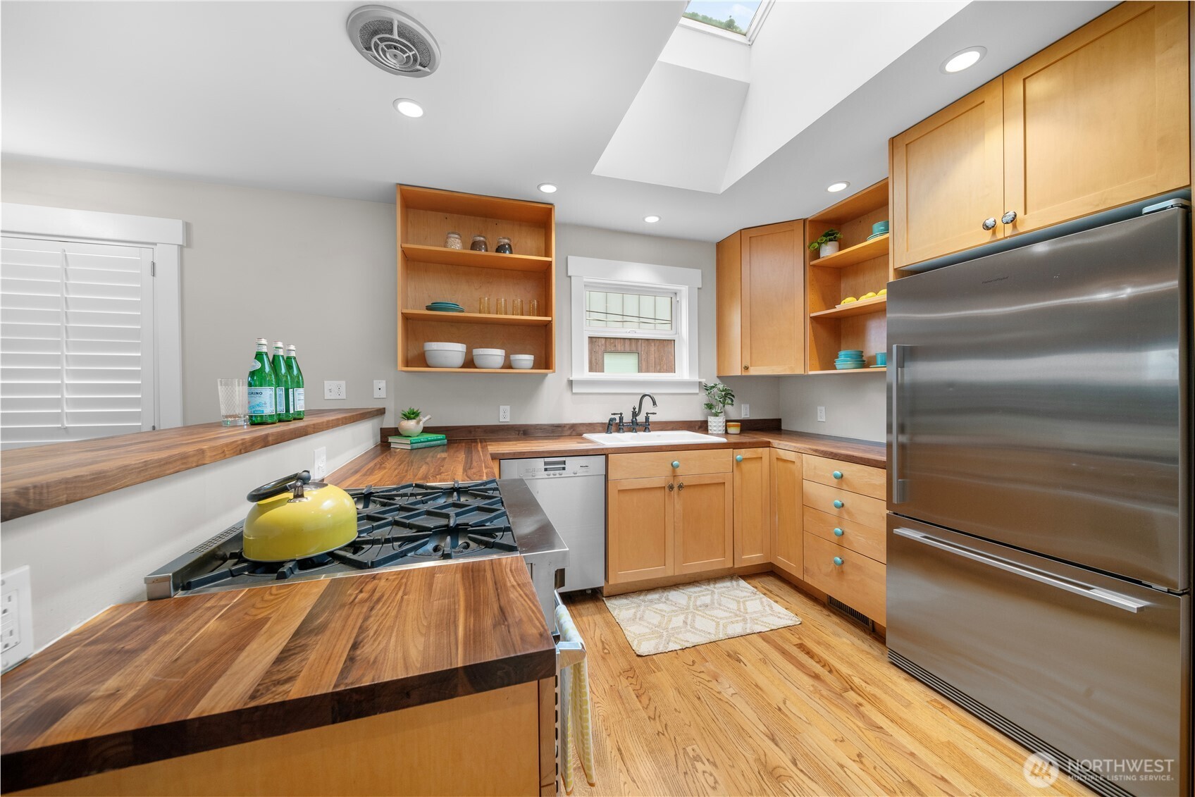 4021 Evanston Avenue N