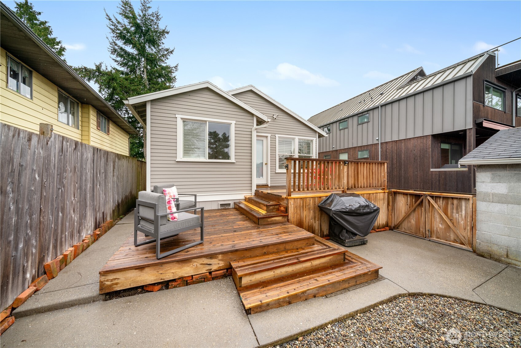 4021 Evanston Avenue N