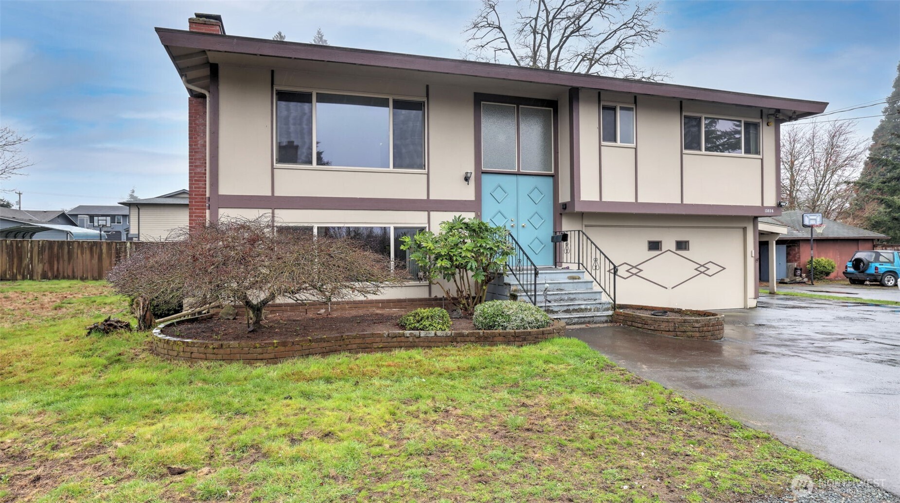 15824 13th Avenue SW