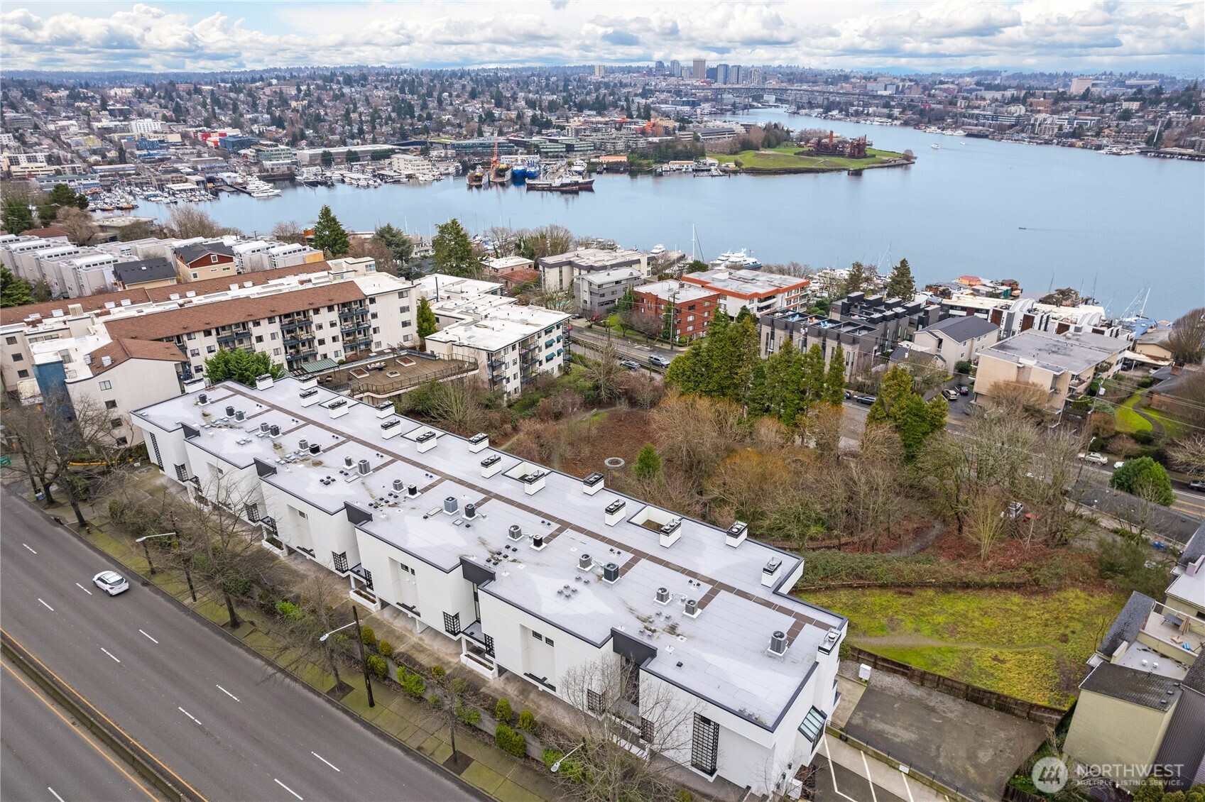 2410 Aurora Avenue N Unit: 107