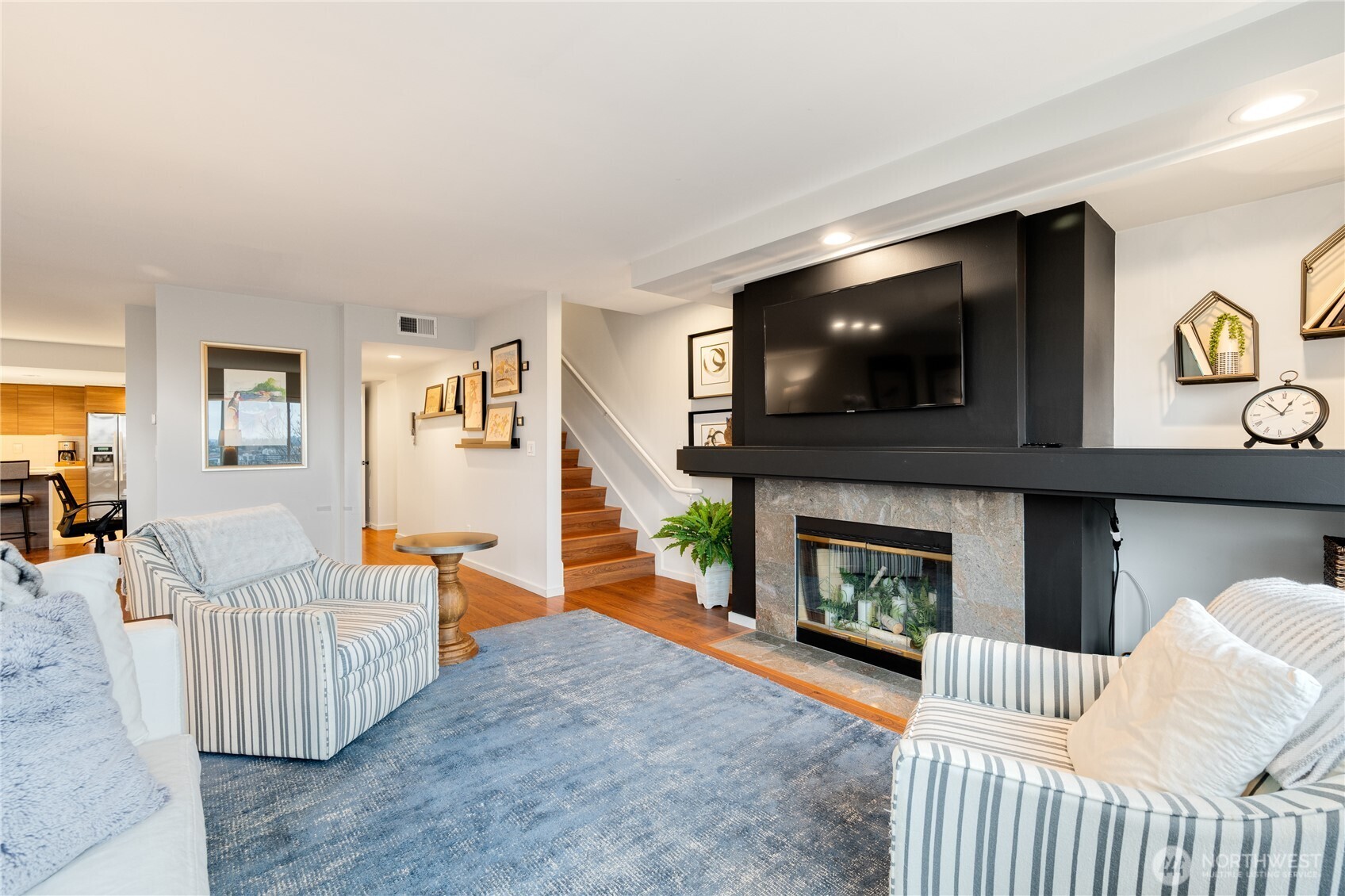 2410 Aurora Avenue N Unit: 107