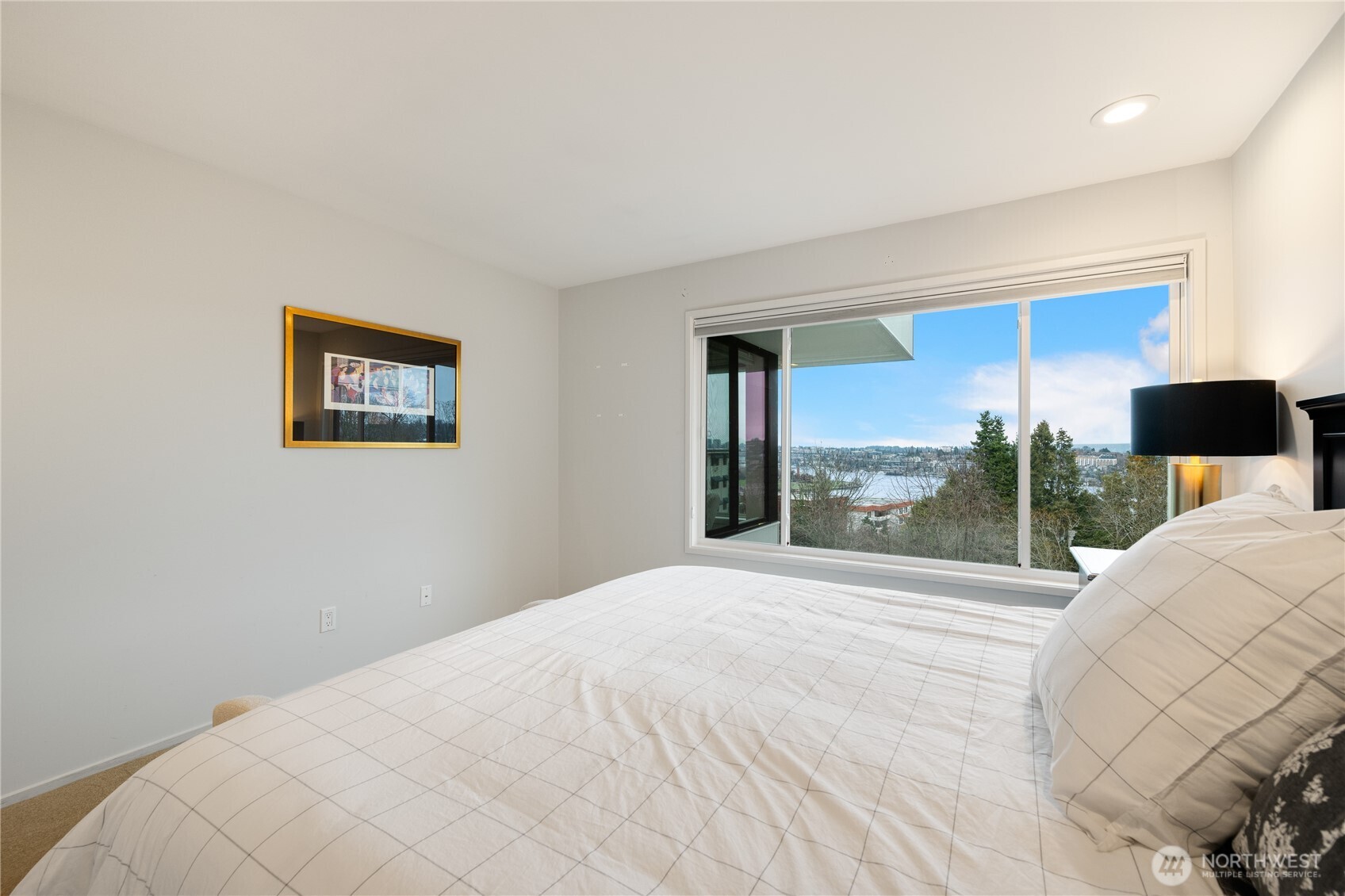 2410 Aurora Avenue N Unit: 107