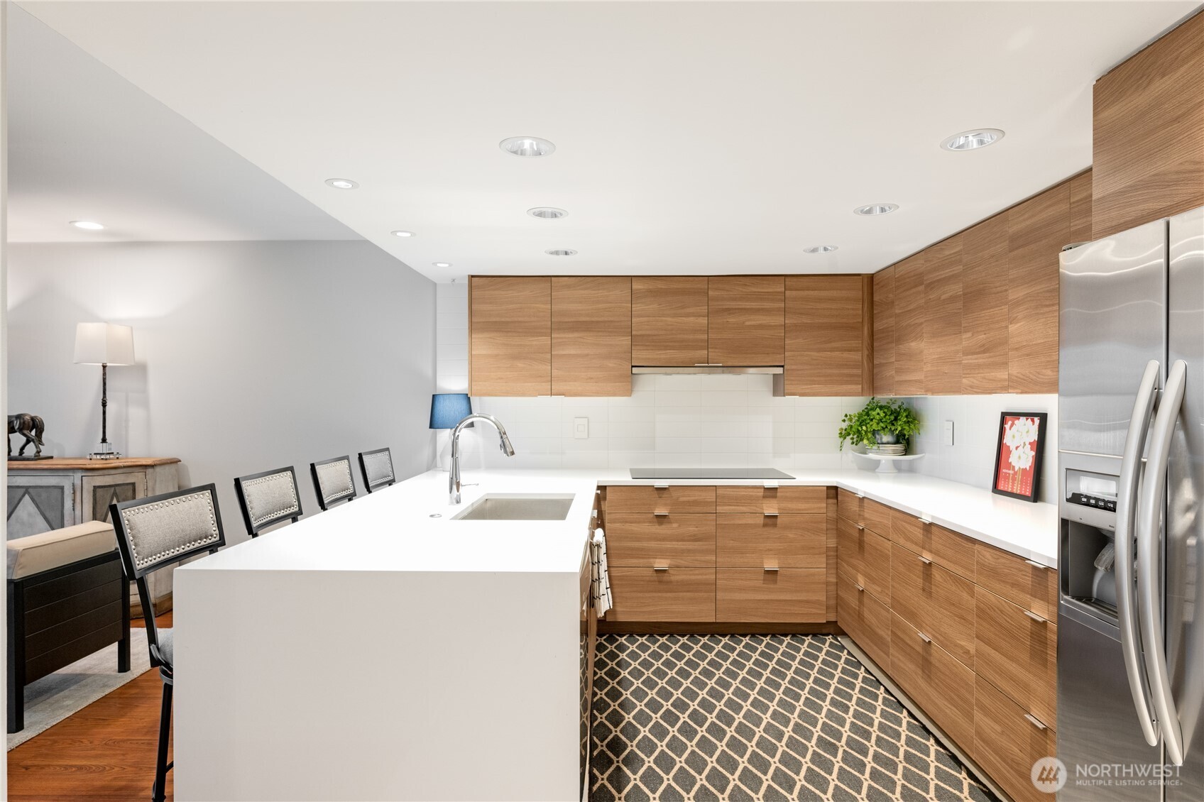 2410 Aurora Avenue N Unit: 107