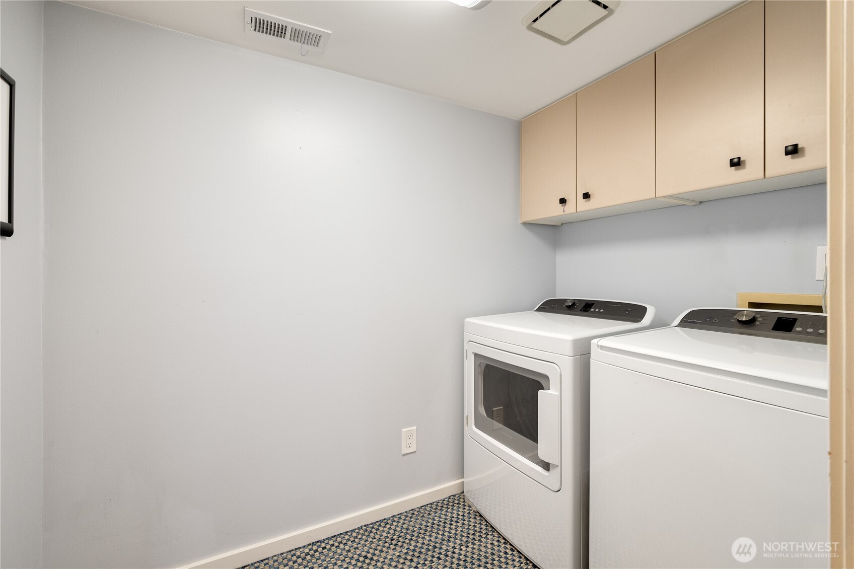 2410 Aurora Avenue N Unit: 107