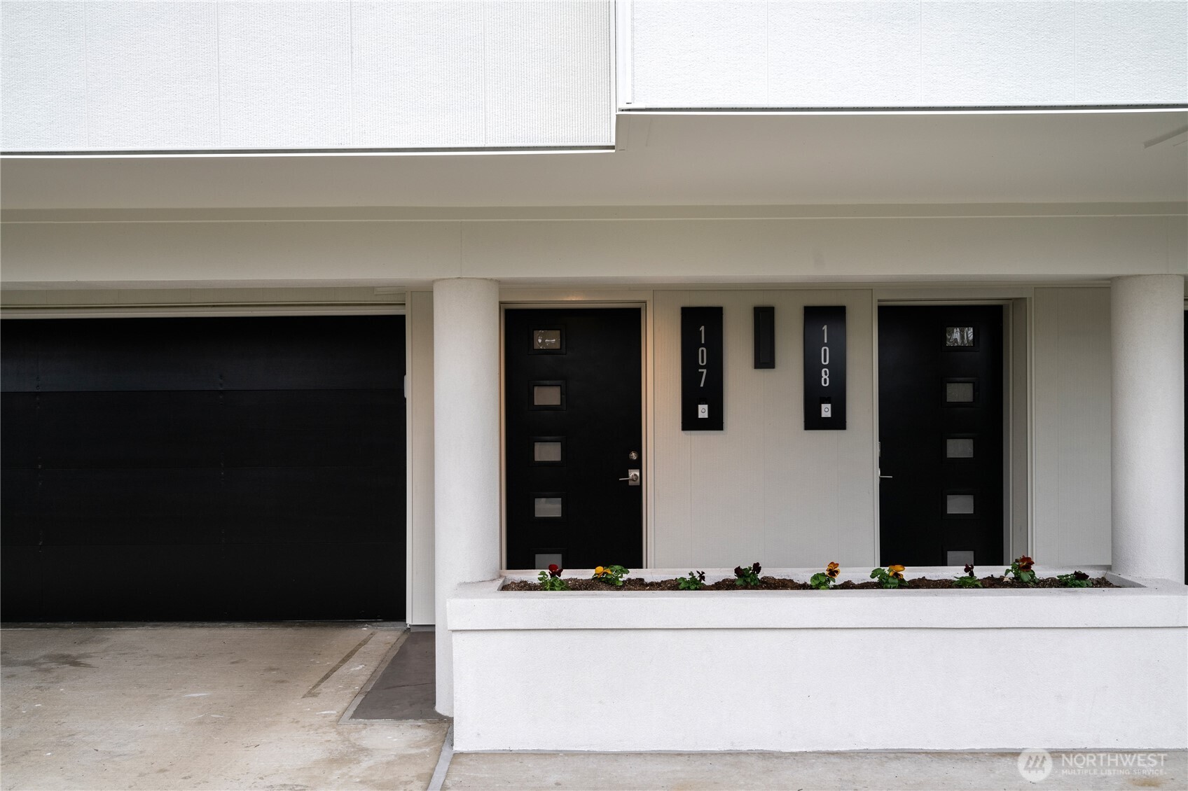 2410 Aurora Avenue N Unit: 107