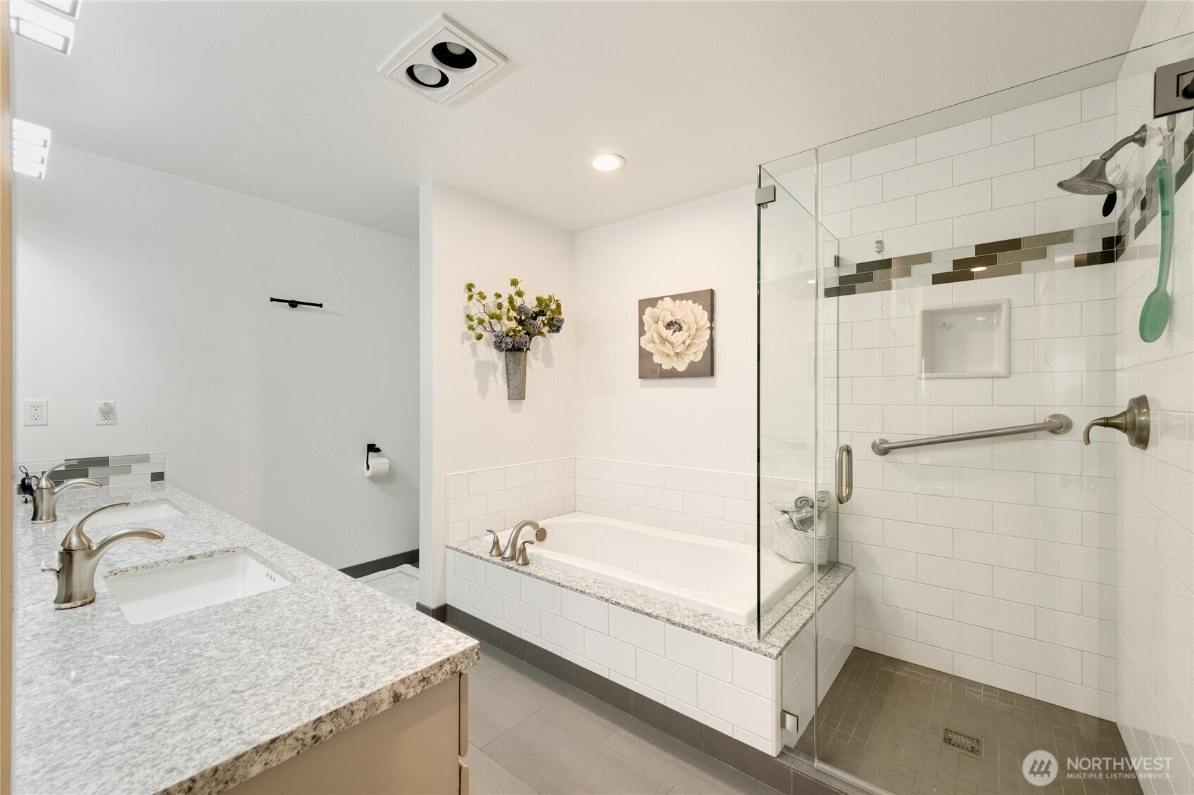 2410 Aurora Avenue N Unit: 107