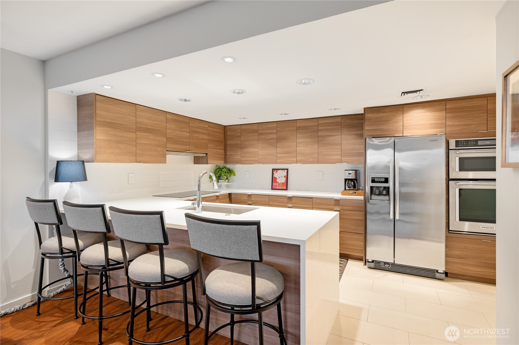 2410 Aurora Avenue N Unit: 107