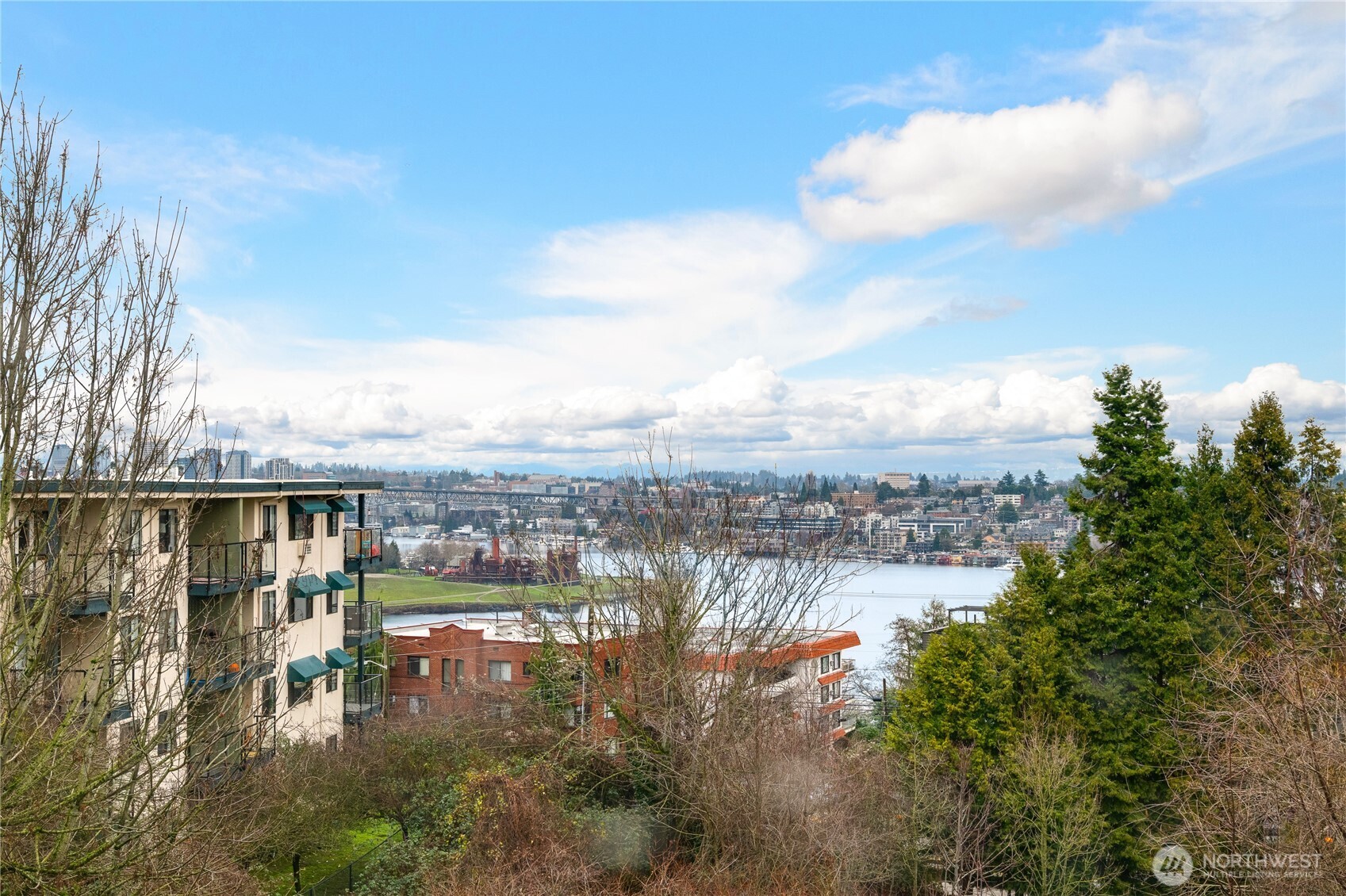 2410 Aurora Avenue N Unit: 107